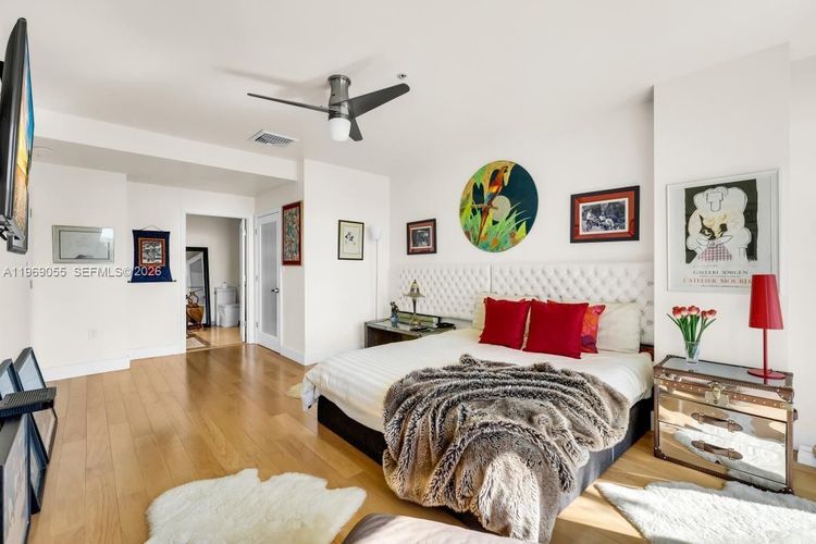 Harbour House #102 image #20