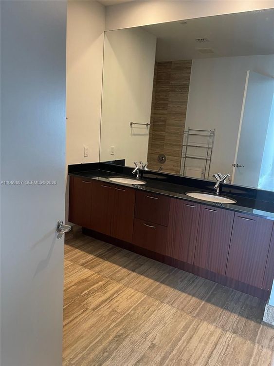 Trump Tower 2 #3405 image #6