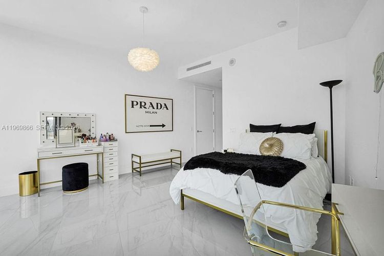 Porsche Design Tower #2605 image #17