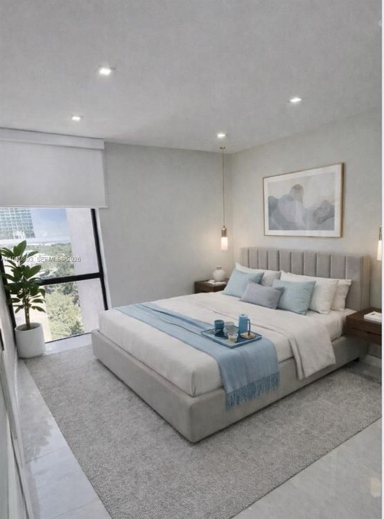 Plaza of the Americas #814 image #9