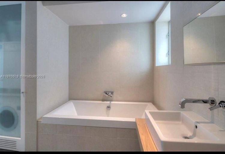 The Fontana #103 image #11