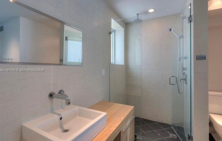 The Fontana #103 image #8