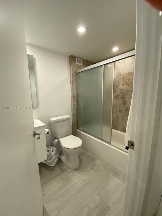 Roney Palace #338 image #18