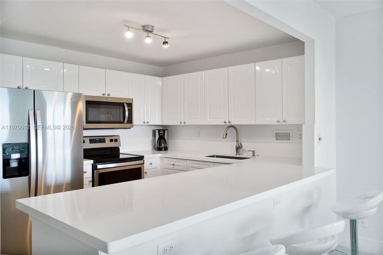 Roney Palace #338 image #6