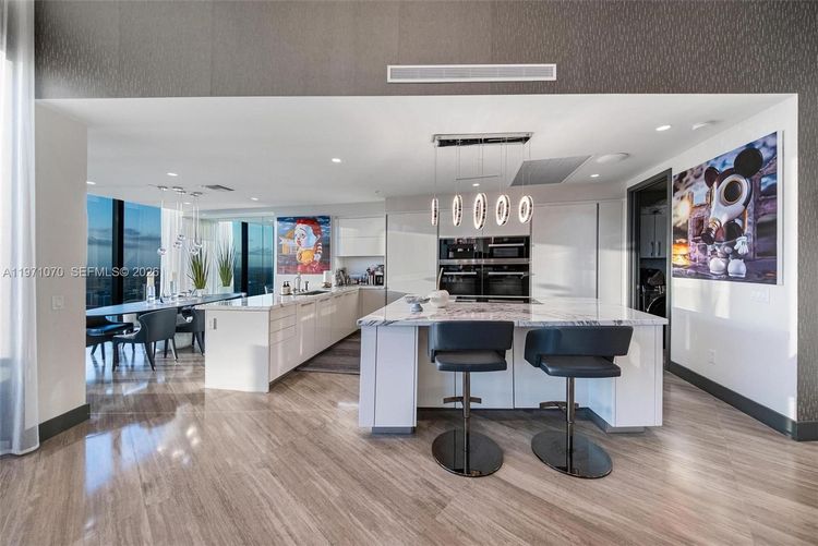 Porsche Design Tower #5003 image #11