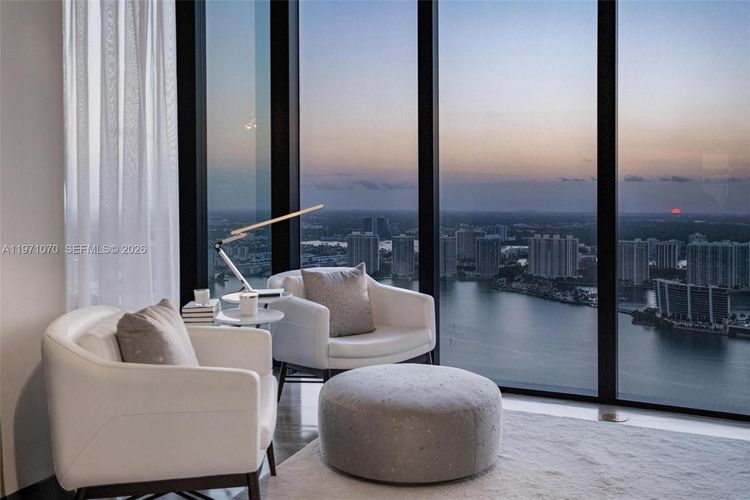 Porsche Design Tower #5003 image #14