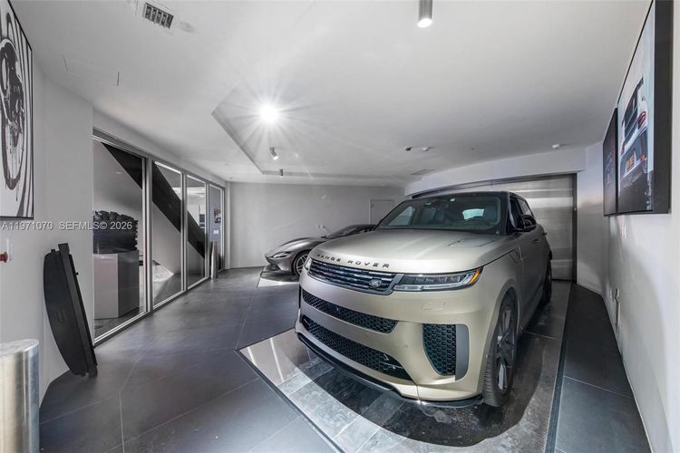 Porsche Design Tower #5003 image #30