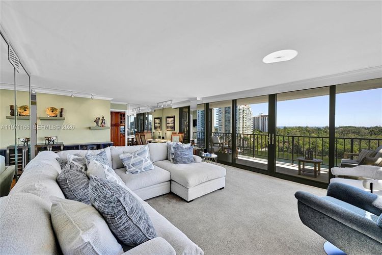 The Corinthian #9H image #11