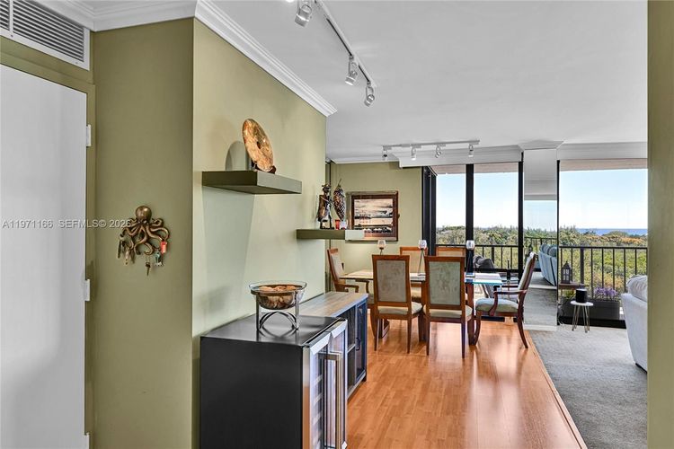 The Corinthian #9H image #19