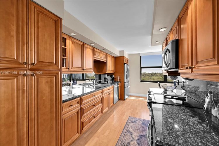 The Corinthian #9H image #6