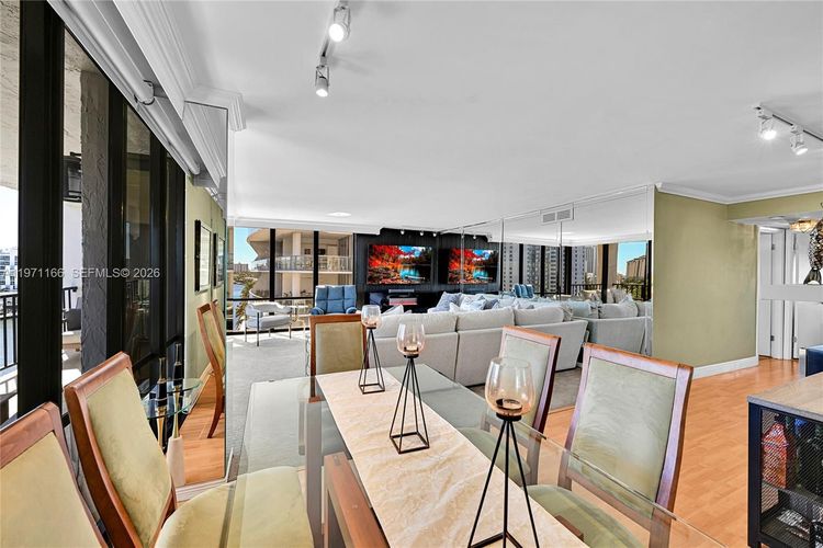 The Corinthian #9H image #7