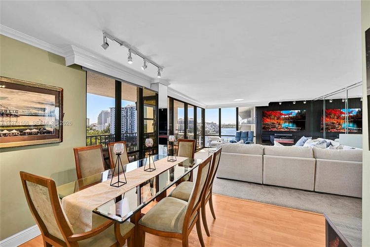 The Corinthian #9H image #8