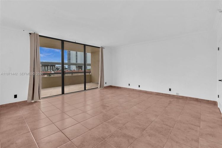 Turnberry Towers #3J image #13