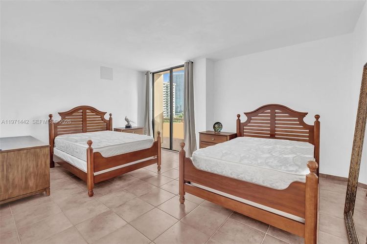 Turnberry Towers #3J image #14