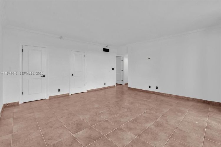 Turnberry Towers #3J image #16