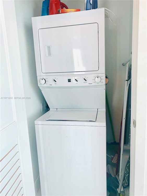 The Bond #4009 image #27