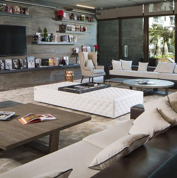 The Bond #4009 image #43