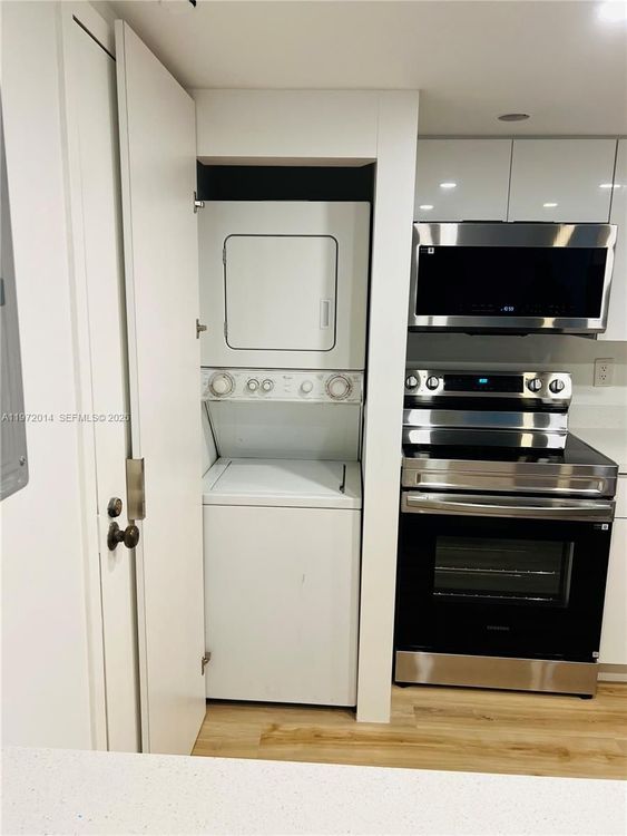 Brickell Bay Club #308 image #17