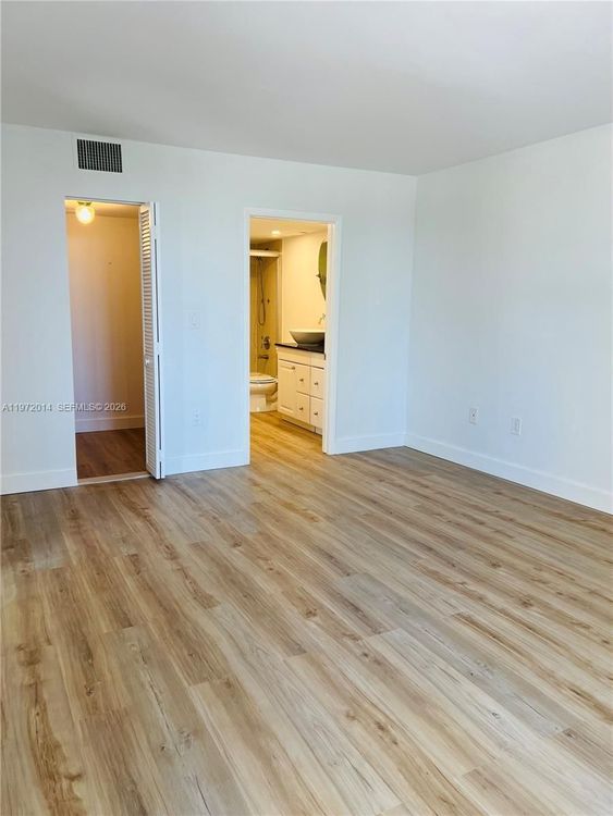 Brickell Bay Club #308 image #18