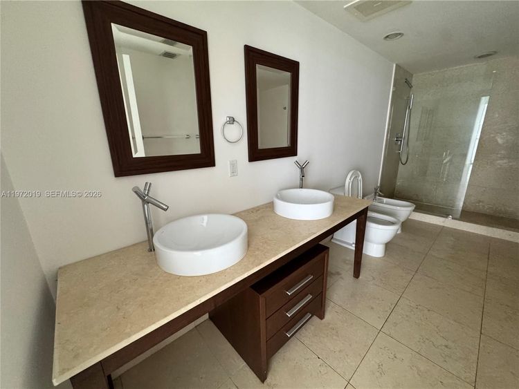 Icon Brickell II #1810 image #31