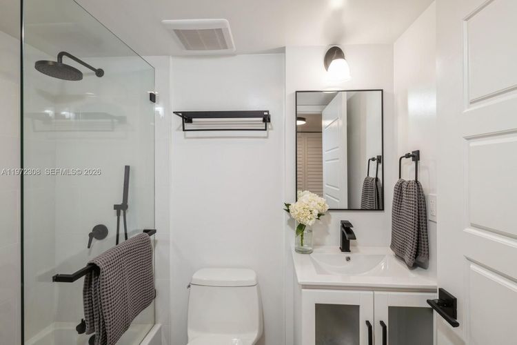 Brickell Key II #504 image #18