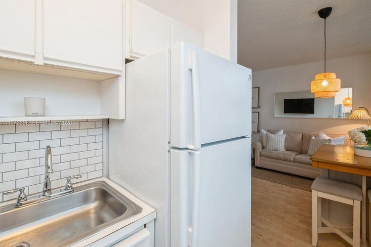 Brickell Key II #504 image #23