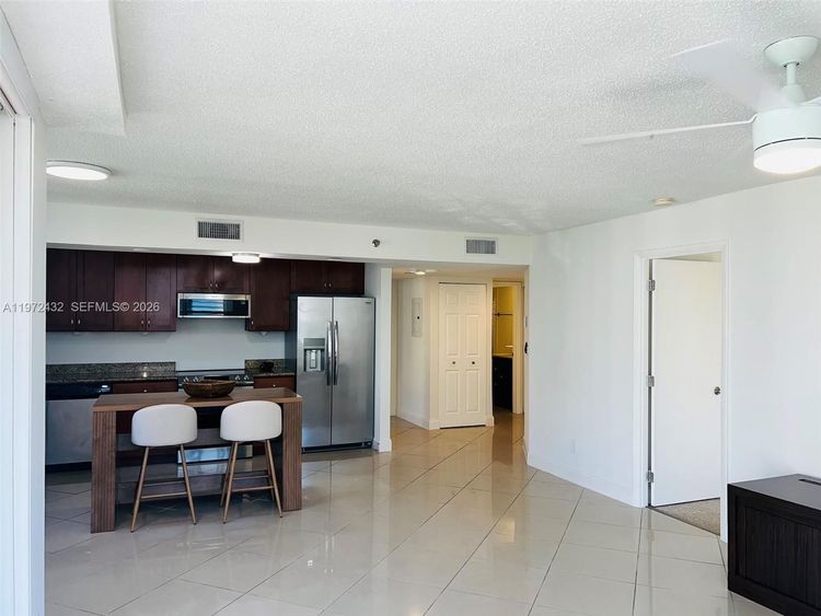 Isola #1601 image #16