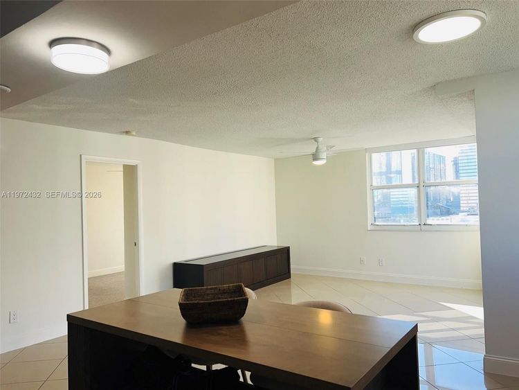 Isola #1601 image #19