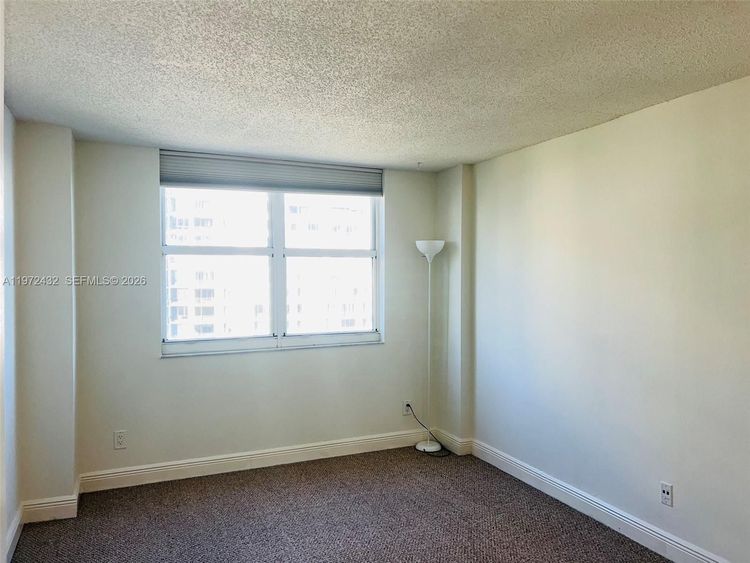 Isola #1601 image #25