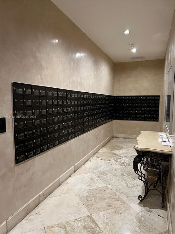 Isola #1601 image #34