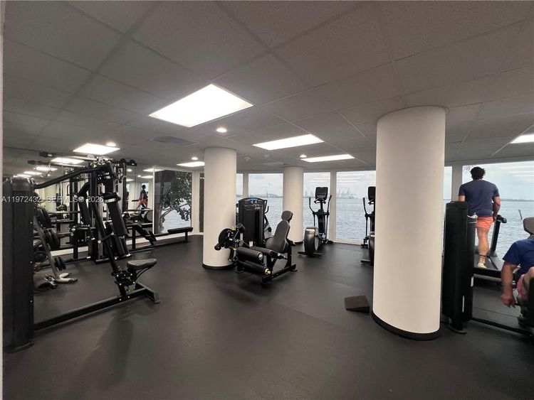 Isola #1601 image #38