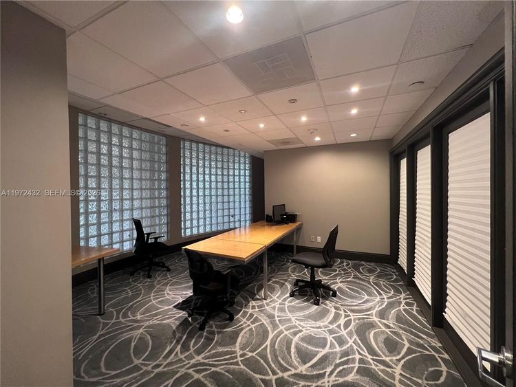 Isola #1601 image #40