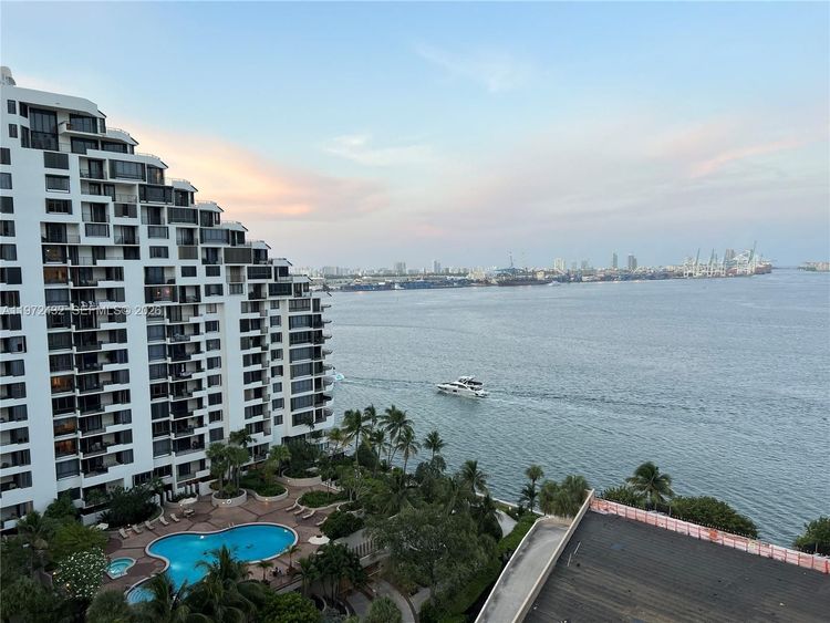 Isola #1601 image #41