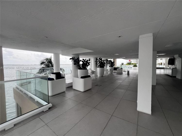 Isola #1601 image #46