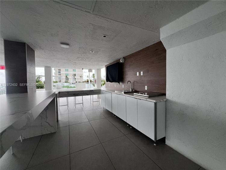 Isola #1601 image #48