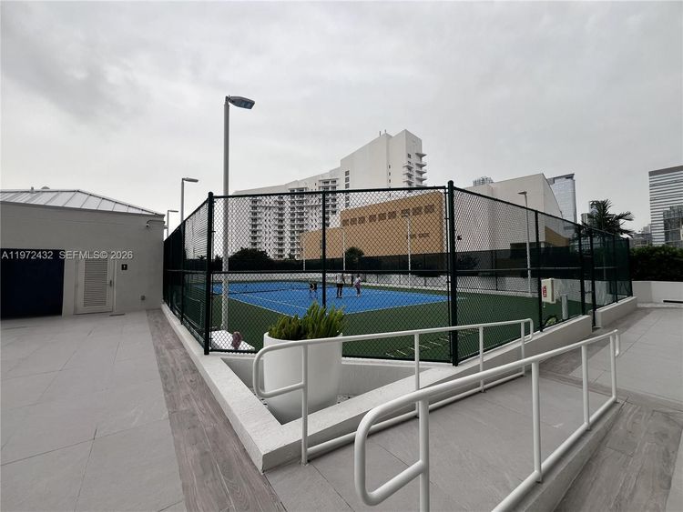 Isola #1601 image #49