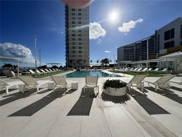 Isola #1601 image #56