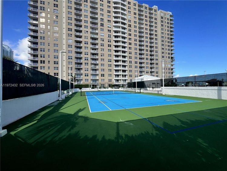 Isola #1601 image #59