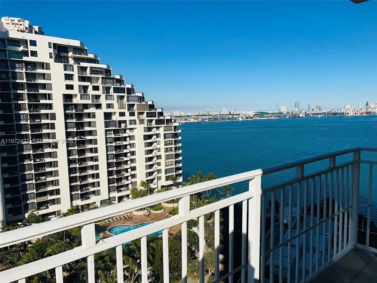 Isola #1601 image #9