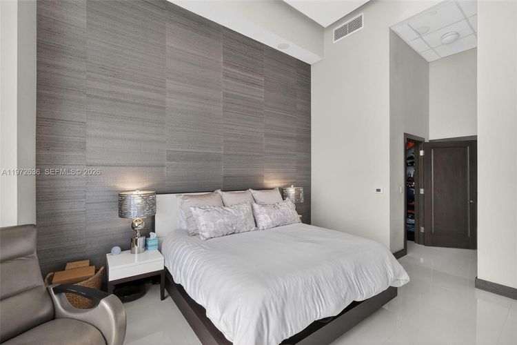 Icon Brickell II #2201 image #12