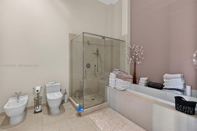 Icon Brickell II #2201 image #22