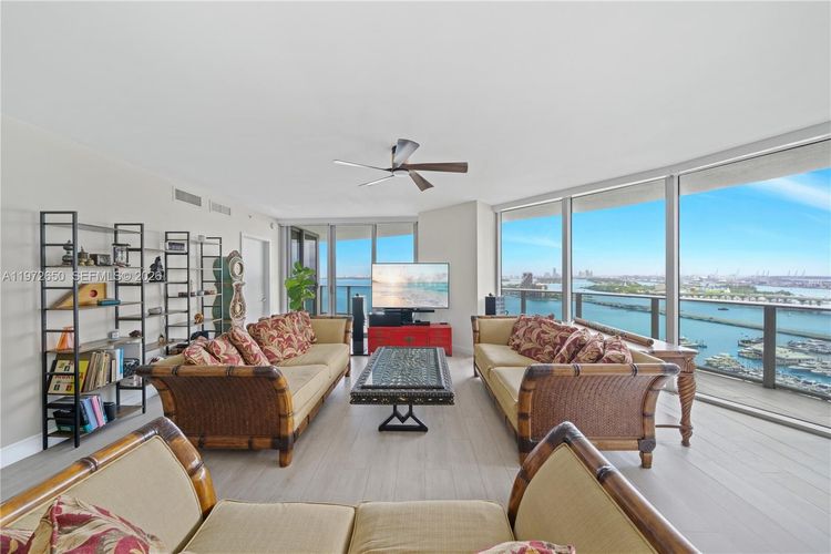 Aria on the Bay #2112 image #10