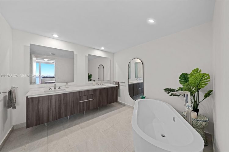 Aria on the Bay #2112 image #20