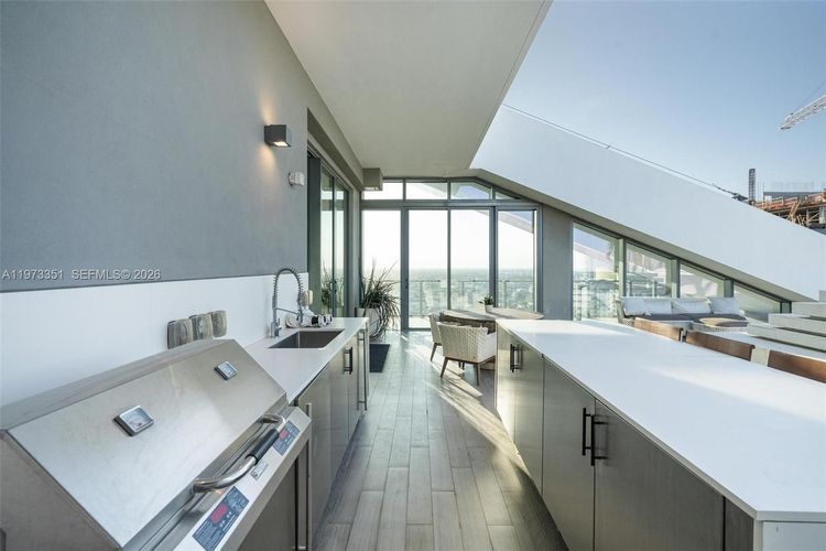 Rise Brickell City Centre #4203 image #17