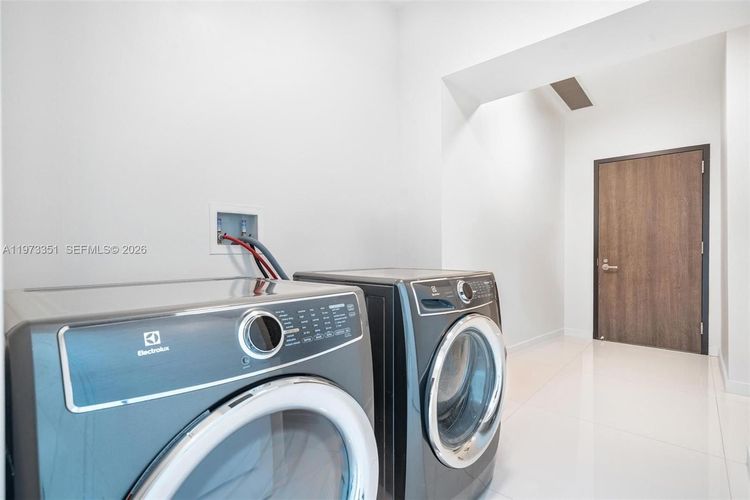 Rise Brickell City Centre #4203 image #32