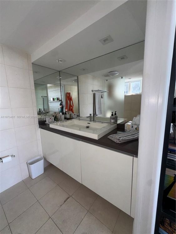 Royal Club Condo #405 image #10
