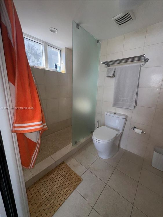 Royal Club Condo #405 image #11