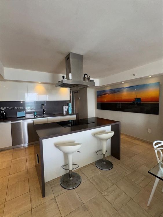 Royal Club Condo #405 image #18