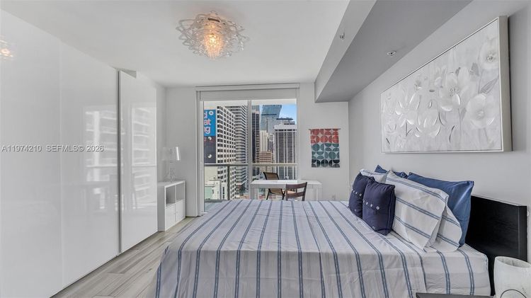 Vizcayne North Tower #1005 image #11