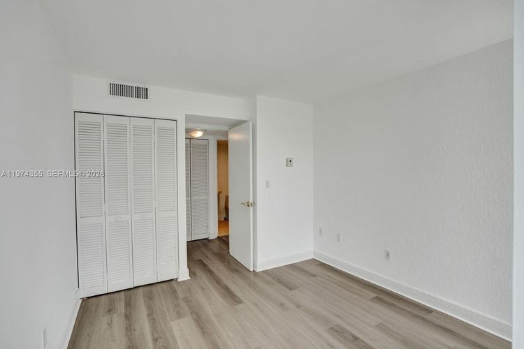 Costa Bella #503 image #12